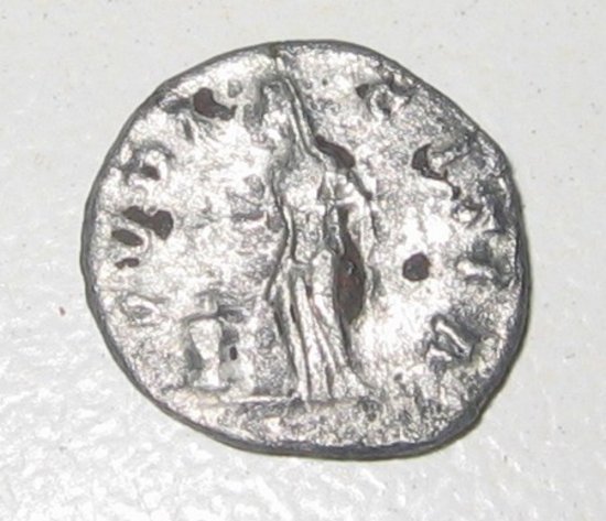 Romeinse denarius Faustina Junior  back.  romeinse vondsten site jozefherman.nl