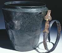 bodemvondsten metaaldetector bronzen urn