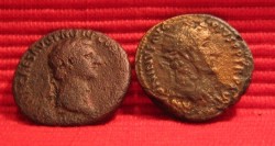 As van Vitellius en Anthonius Pius